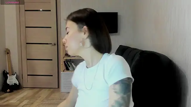 twinkle rosie online show from November 2025 05:52:02 AM