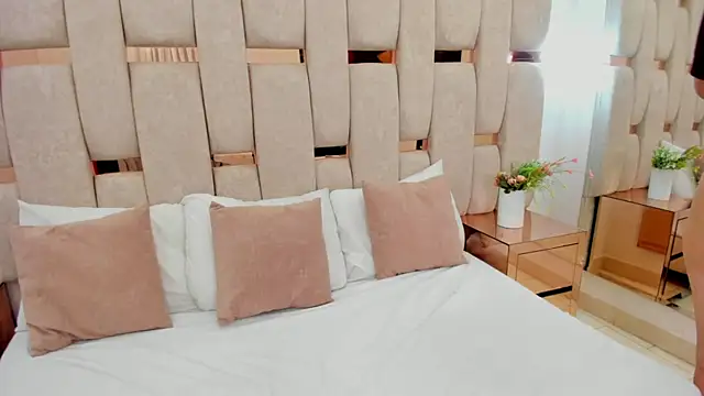 agatha mendoza  online show from November 2025 02:22:02 PM