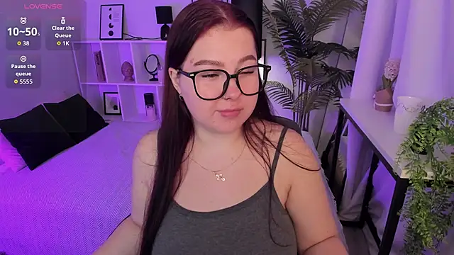 Snapshot of EffyBlush chatting on November 2025 01:32:02 PM EffyBlush online show from November 2025 01:32:02 PM