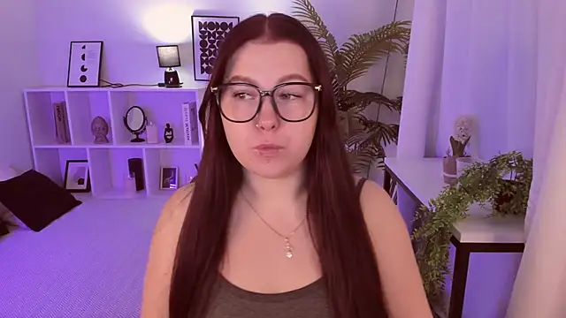 Snapshot of EffyBlush chatting on November 2025 01:33:02 PM EffyBlush online show from November 2025 01:33:02 PM