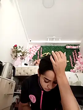 BabyCaramel18 online show from November 2025 07:28:02 PM