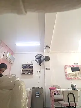 BabyCaramel18 online show from November 2025 01:59:01 PM