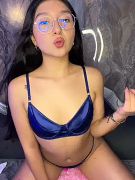 sydney miller  online show from November 2025 11:27:01 PM