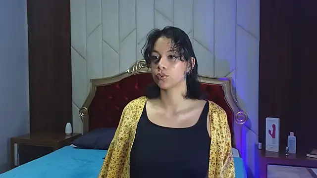 Snapshot of Athenea_sky_ chatting on October 2025 04:05:01 PM Athenea sky online show from October 2025 04:05:01 PM