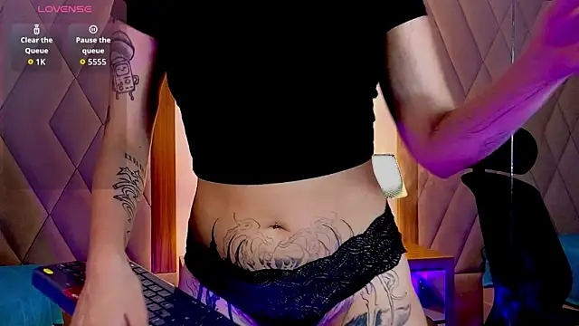 Snapshot of Athenea_sky_ chatting on November 2025 02:10:01 PM Athenea sky online show from November 2025 02:10:01 PM