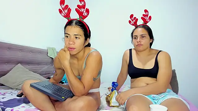 AshleyDeLuca  online show from December 2025 10:01:02 PM