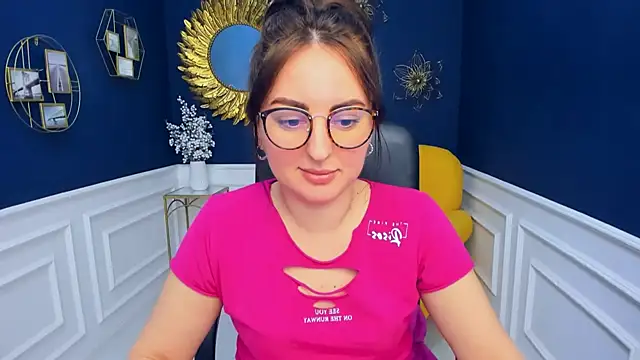 NoraSimons online show from March 2026 07:03:01 AM