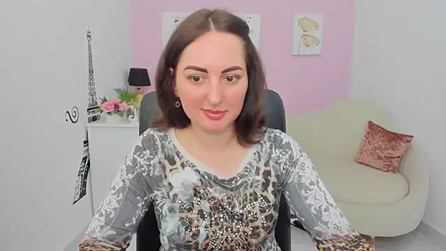 NoraSimons online show from May 2026 12:46:02 PM