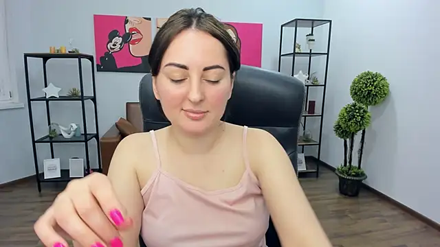 NoraSimons online show from February 2026 04:07:01 PM