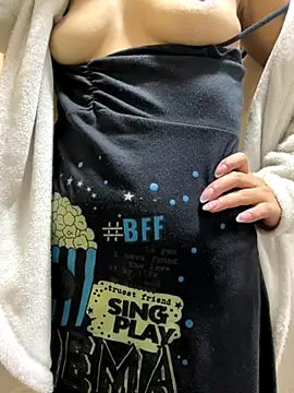 Evelinmiller97 online show from December 2025 12:04:02 PM