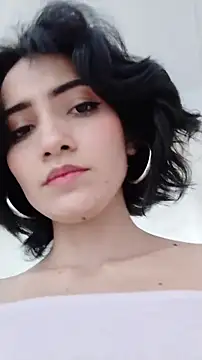 chloehanna online show from November 2025 05:28:02 PM