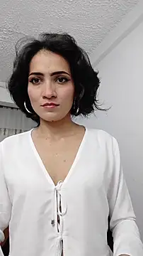 chloehanna online show from November 2025 07:18:01 PM