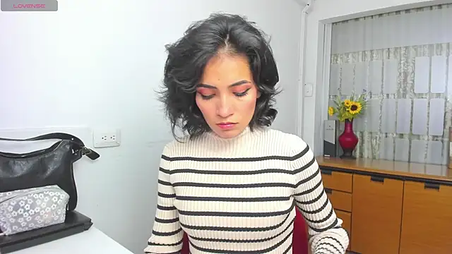 chloehanna online show from December 2025 09:41:01 PM