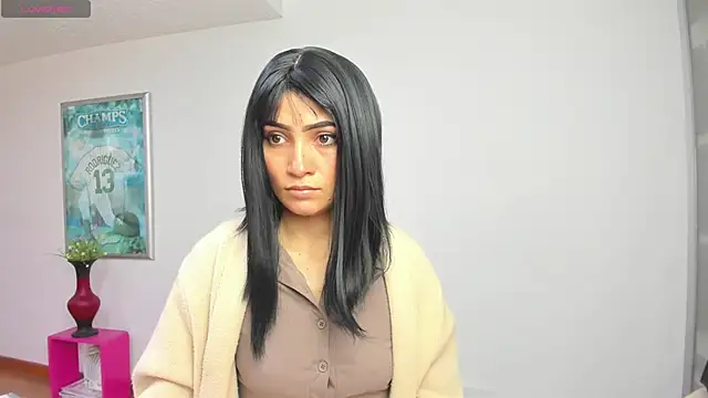 Snapshot of chloehanna chatting on May 2026 01:04:02 PM chloehanna online show from May 2026 01:04:02 PM