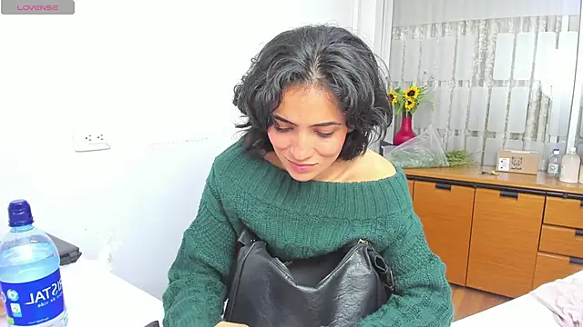 chloehanna online show from December 2025 07:57:01 PM