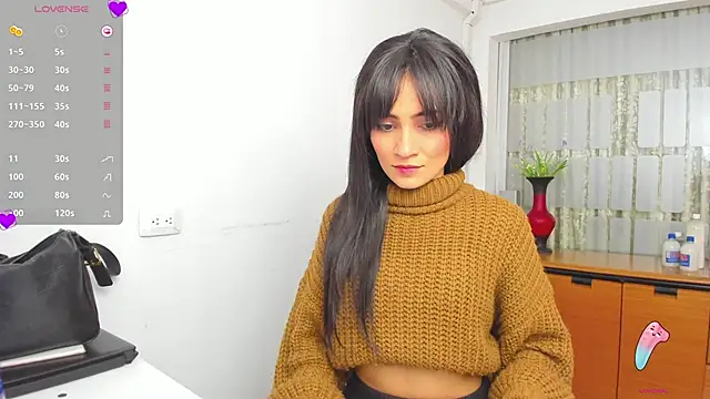 chloehanna online show from November 2025 06:00:02 PM