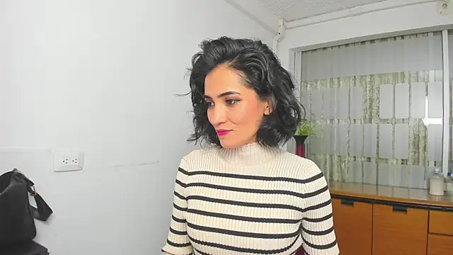 chloehanna online show from November 2025 07:14:01 PM