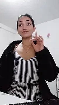 chloehanna online show from February 2026 02:49:01 PM