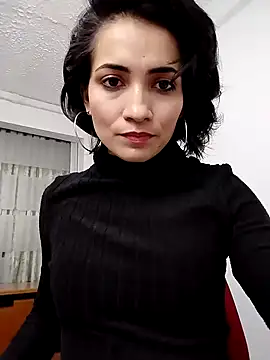 chloehanna online show from October 2025 07:35:02 PM