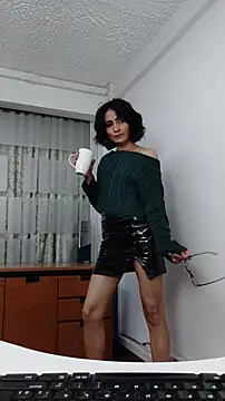 chloehanna online show from November 2025 04:12:01 PM