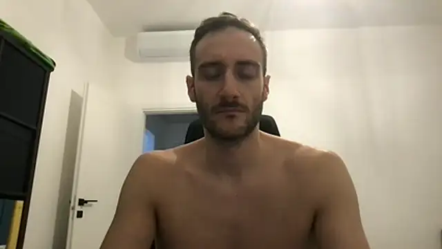 LukaShyGuy online show from January 2026 07:39:02 PM