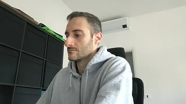 LukaShyGuy online show from February 2026 09:43:02 AM