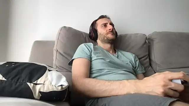 LukaShyGuy online show from June 2026 07:57:01 AM