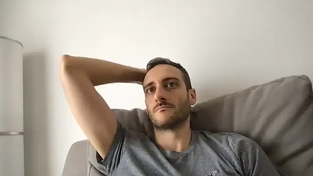 LukaShyGuy online show from May 2026 11:18:01 AM