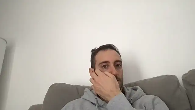 LukaShyGuy online show from February 2026 09:54:01 AM