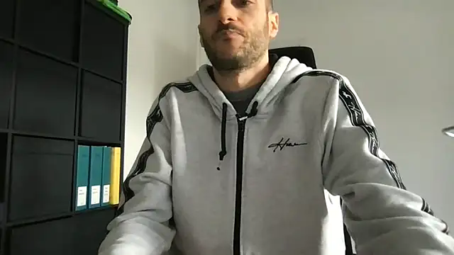 LukaShyGuy online show from December 2025 11:42:02 AM