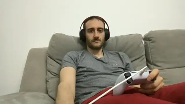 LukaShyGuy online show from May 2026 10:08:02 PM