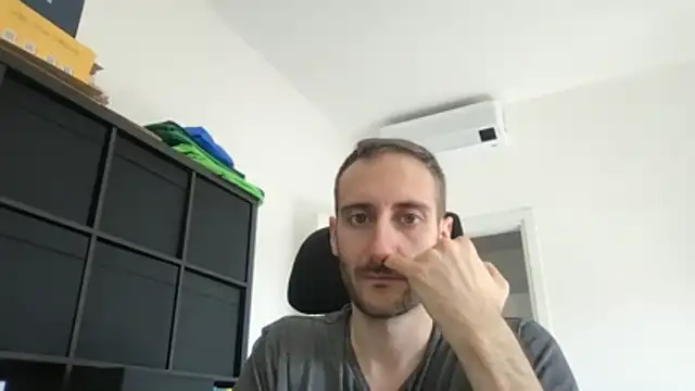 LukaShyGuy online show from May 2026 01:58:02 PM