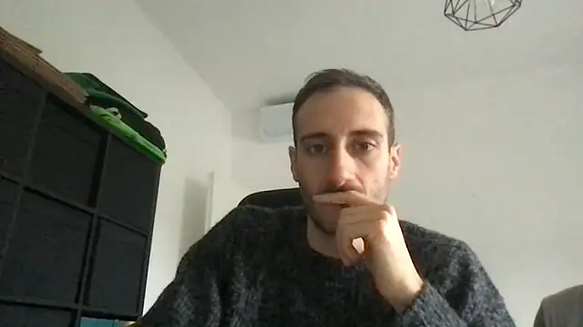 LukaShyGuy online show from December 2025 01:04:02 PM