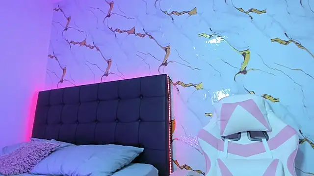 Scarlet DLuce online show from March 2026 09:00:01 AM