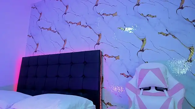 Scarlet DLuce online show from April 2026 09:05:02 AM