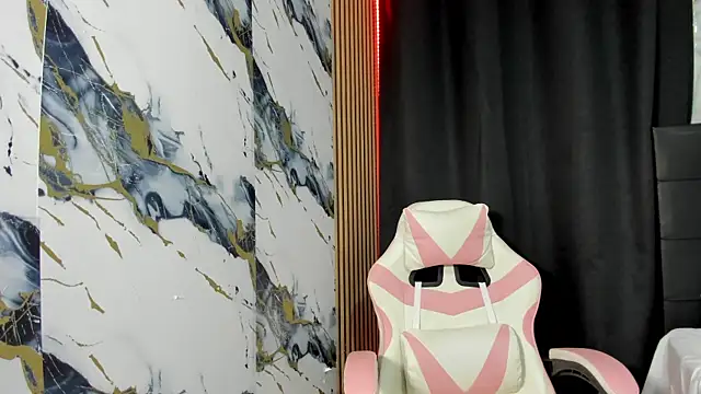 Scarlet DLuce online show from January 2026 09:03:02 AM