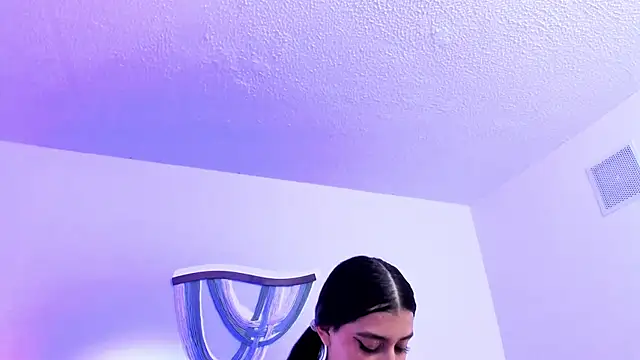 violettlorraine  online show from October 2025 07:56:02 PM