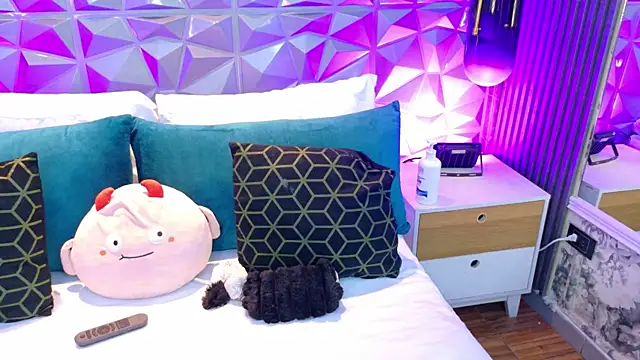 AdelineJhones online show from June 2026 04:19:02 PM