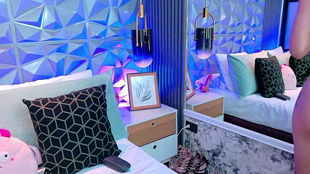 AdelineJhones online show from March 2026 02:32:01 PM