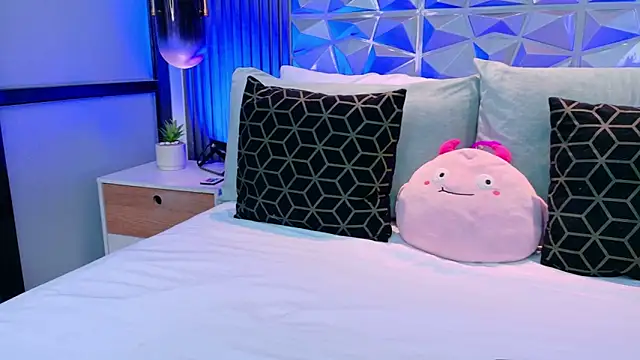 AdelineJhones online show from April 2026 02:24:01 PM