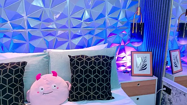 AdelineJhones online show from March 2026 02:18:01 PM