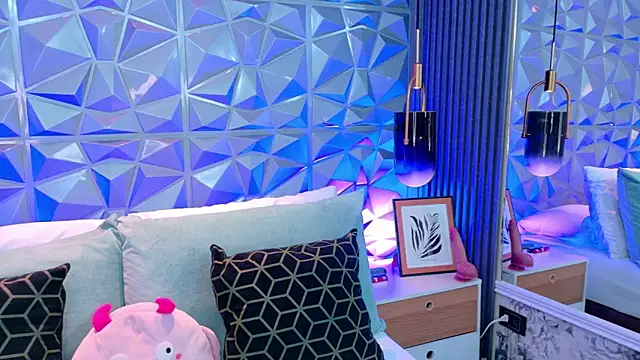 AdelineJhones online show from March 2026 02:18:01 PM