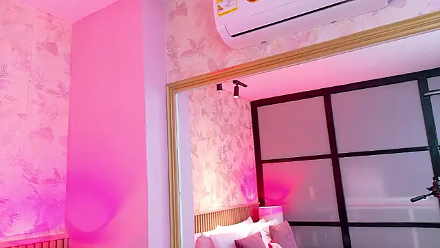 Snapshot of AdelineJhones chatting on January 2026 02:35:02 PM AdelineJhones online show from January 2026 02:35:02 PM