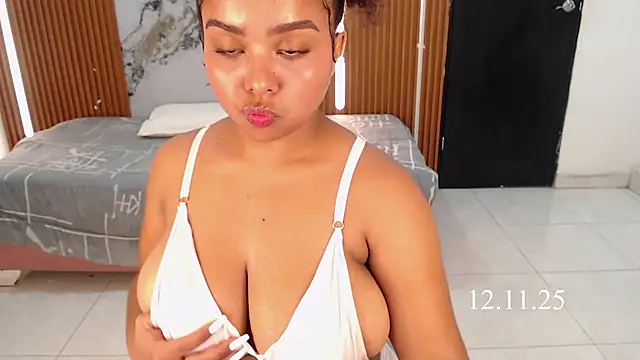 rosselyn  online show from November 2025 07:51:01 PM