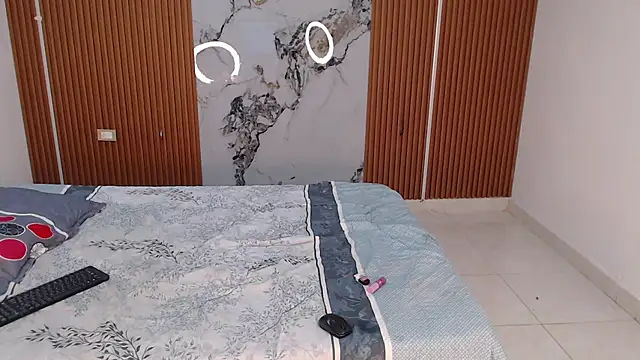 rosselyn  online show from November 2025 01:17:02 AM