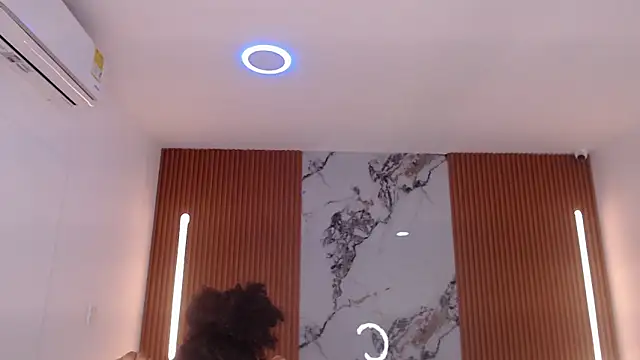 rosselyn  online show from February 2026 11:56:01 AM