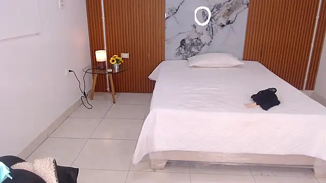 rosselyn  online show from February 2026 11:55:02 AM