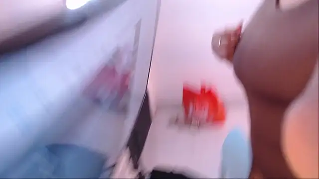 rosselyn  online show from January 2026 07:51:01 PM