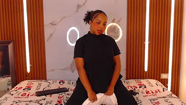 rosselyn  online show from January 2026 07:39:02 PM