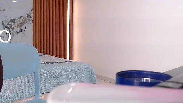 rosselyn  online show from March 2026 12:11:02 PM